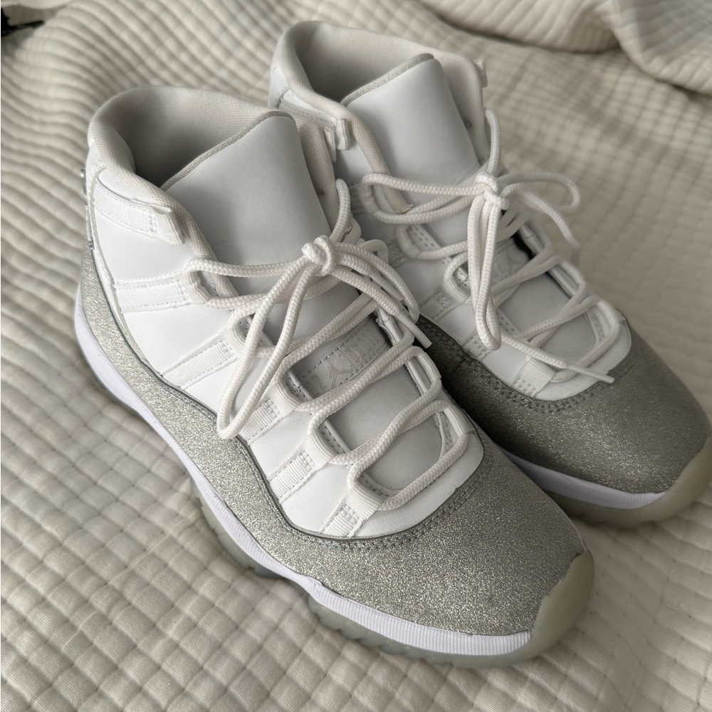 Jordan 11 Retro White Metallic Silver Women’s